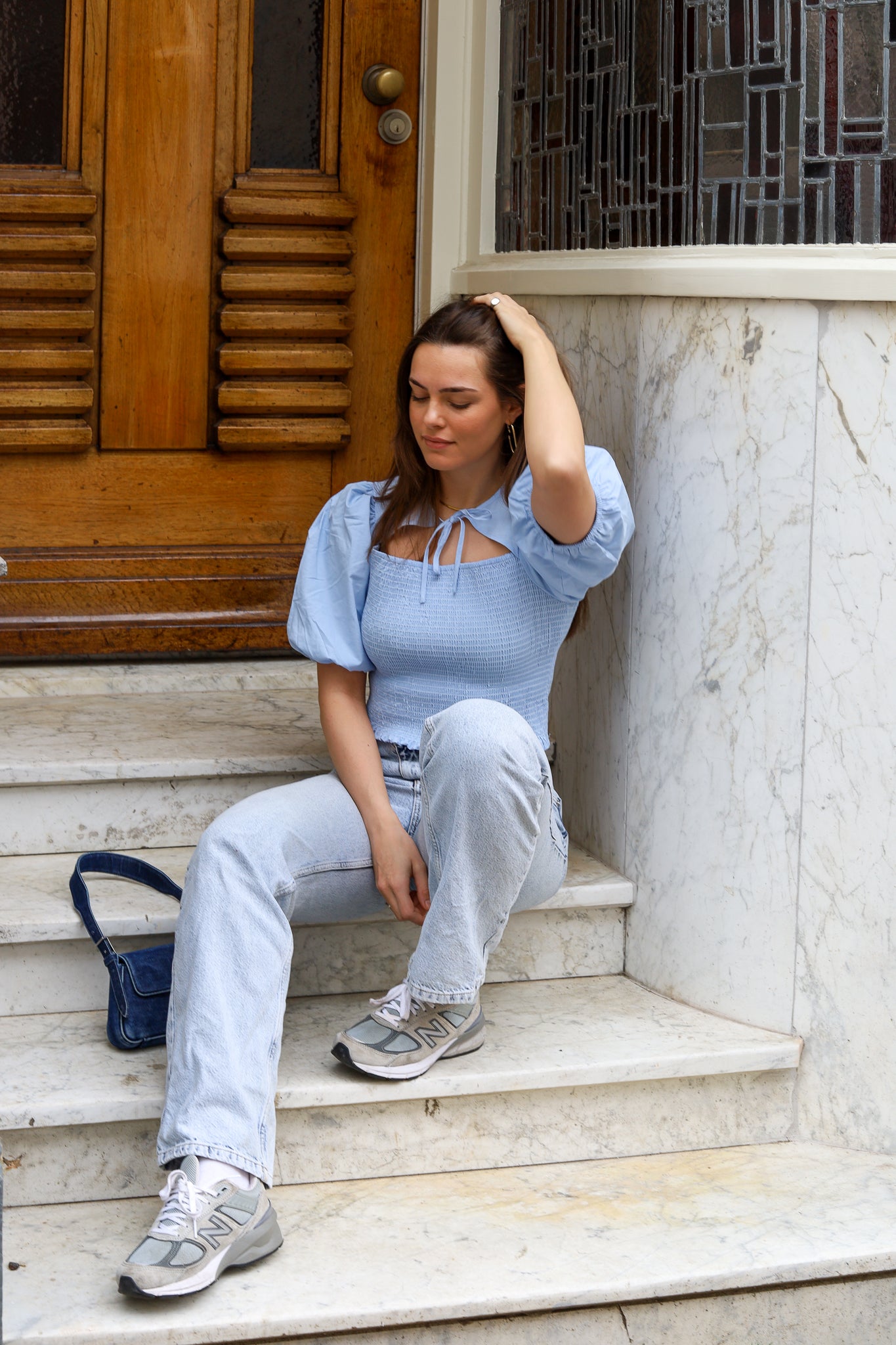 Résumé - light blue t-shirt with balloon sleeves